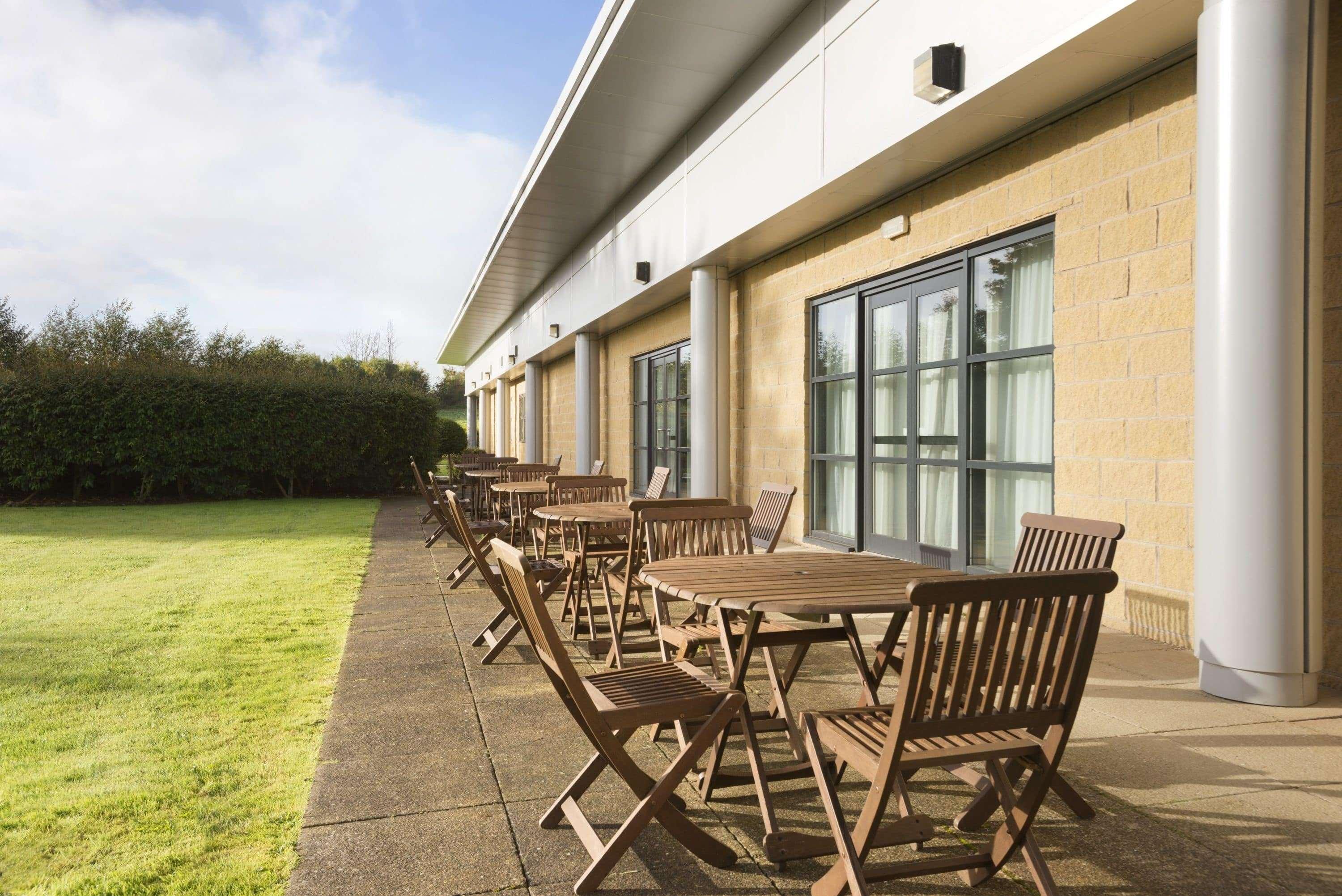 Hotel Ramada Plaza Wrexham Exterior foto
