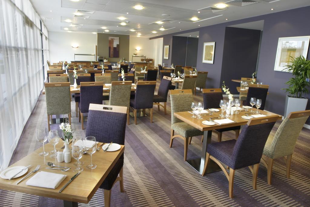 Hotel Ramada Plaza Wrexham Exterior foto