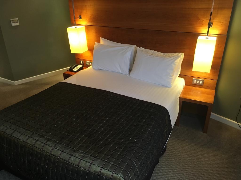 Hotel Ramada Plaza Wrexham Exterior foto