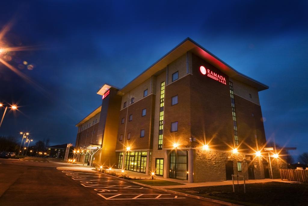 Hotel Ramada Plaza Wrexham Exterior foto