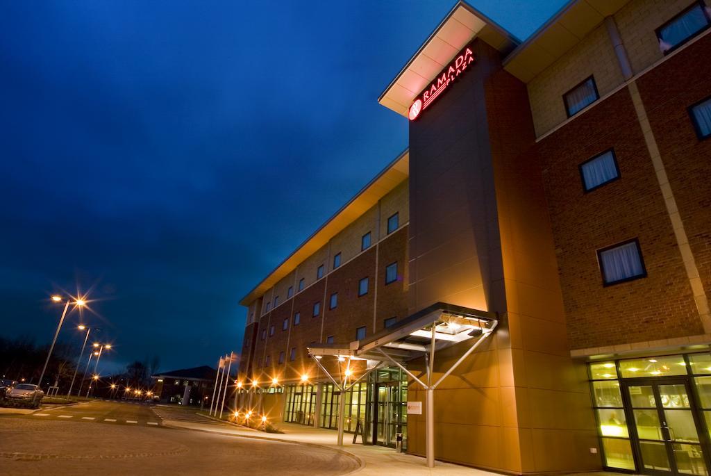 Hotel Ramada Plaza Wrexham Exterior foto